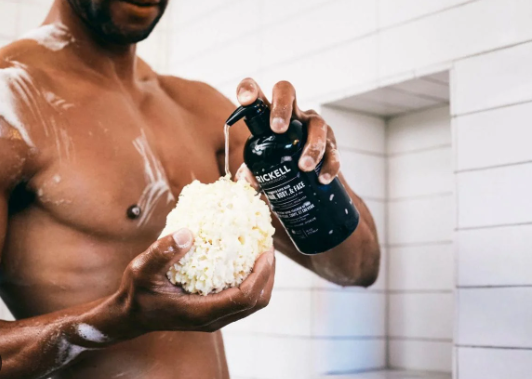 Body Cleansing for Men Using Perfumed Products