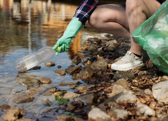 Body Cleansing Tips for Men Working in Dusty Environments