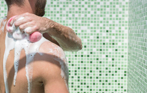 How to Use a Body Scrubber for Men