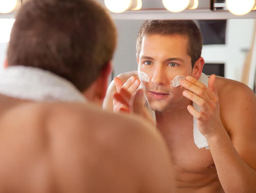 How to Remove Dead Skin on Men’s Shoulders and Back