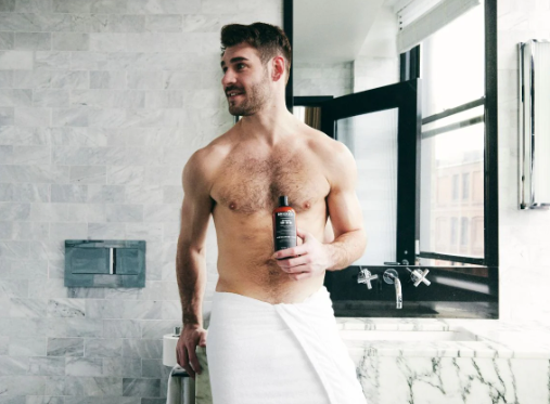 How Men Should Wash Skin Before Applying Body Lotion