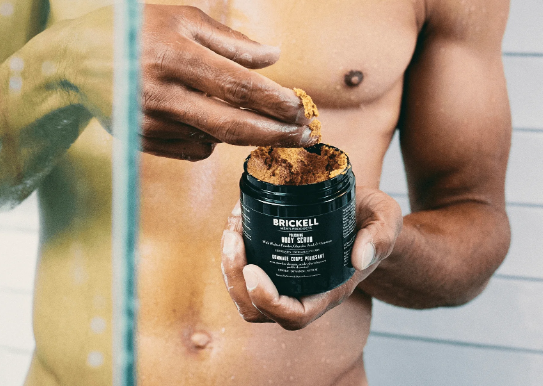 How to Properly Use Exfoliating Body Scrubs